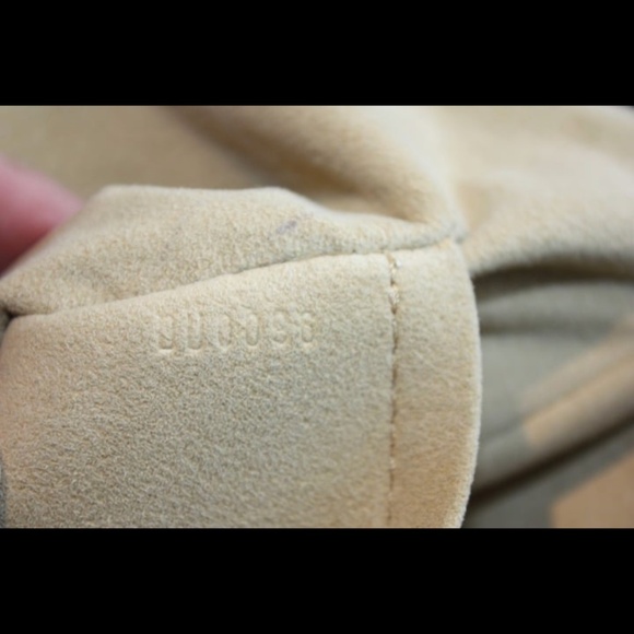 Louis Vuitton Hudson PM shoulder bag - Picture 10 of 13